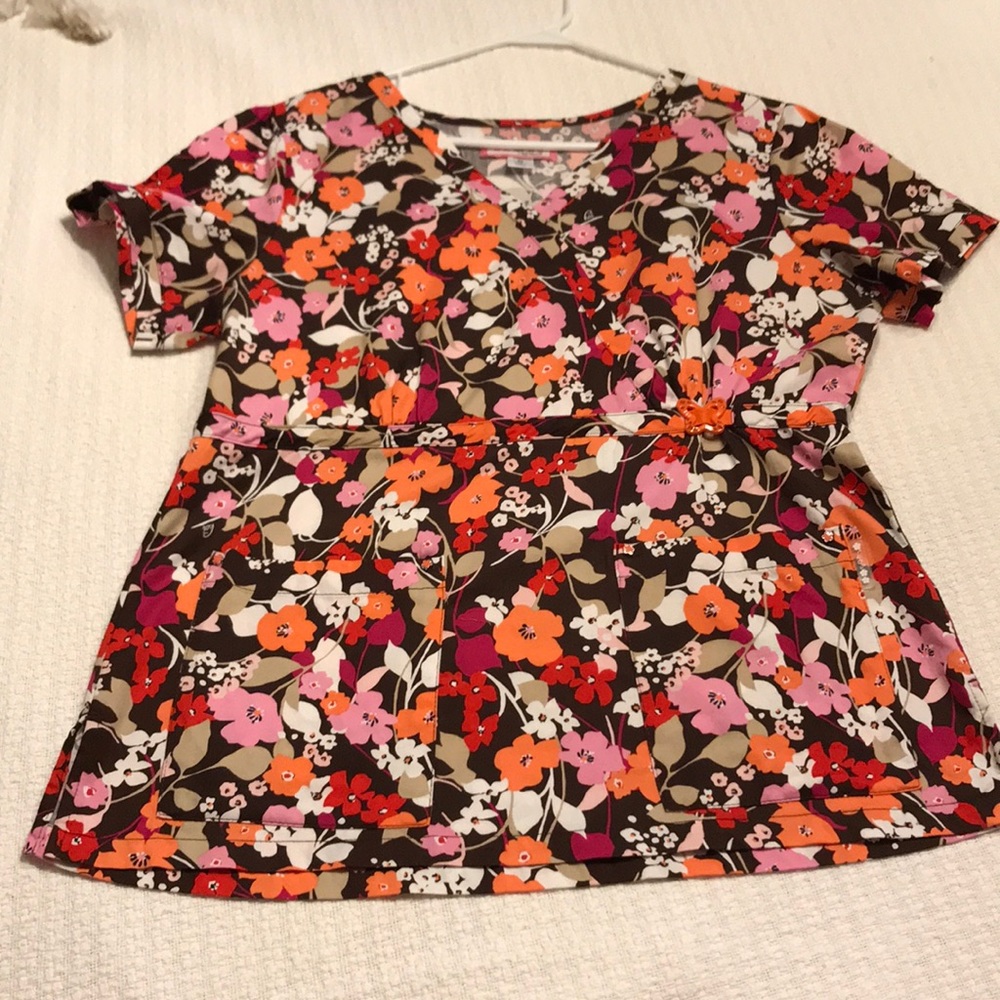 KOI scrub top